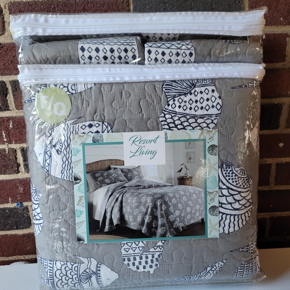 Full/Queen 3 Piece Quilt Set NWOT